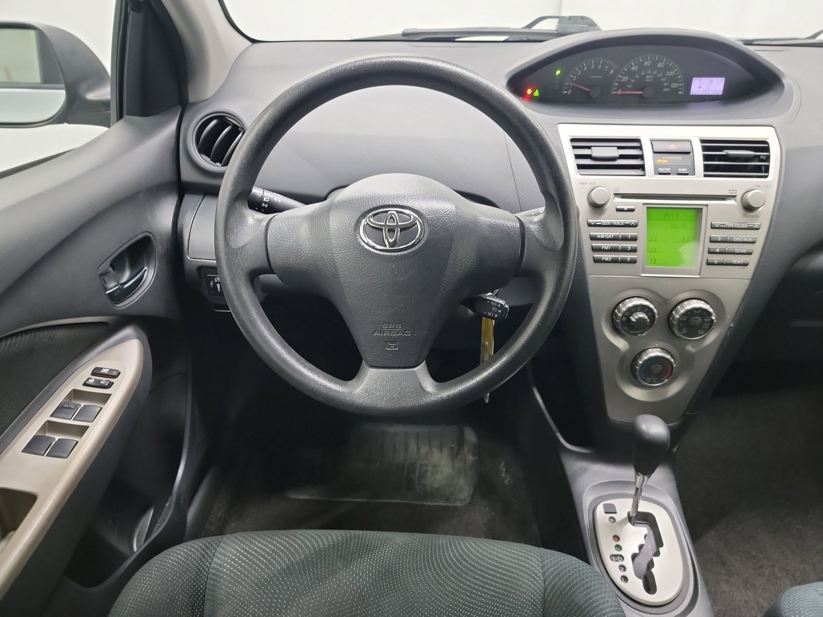 Used 2009 Toyota Yaris Sedan image 16