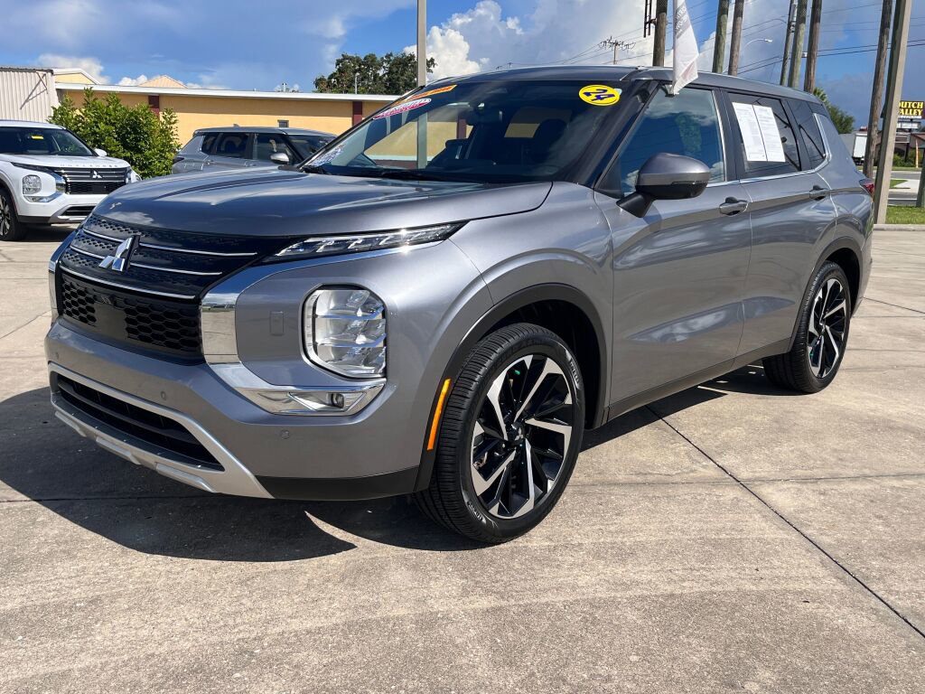 Used 2024 Mitsubishi Outlander SE image 7