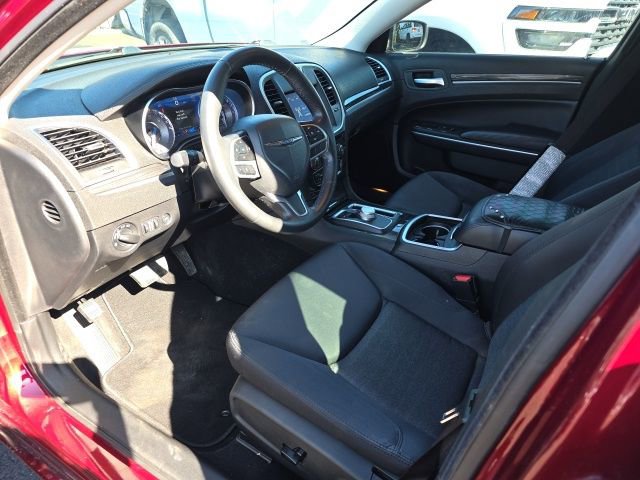 Used 2021 Chrysler 300 Touring w/ Chrome Appearance Package image 2