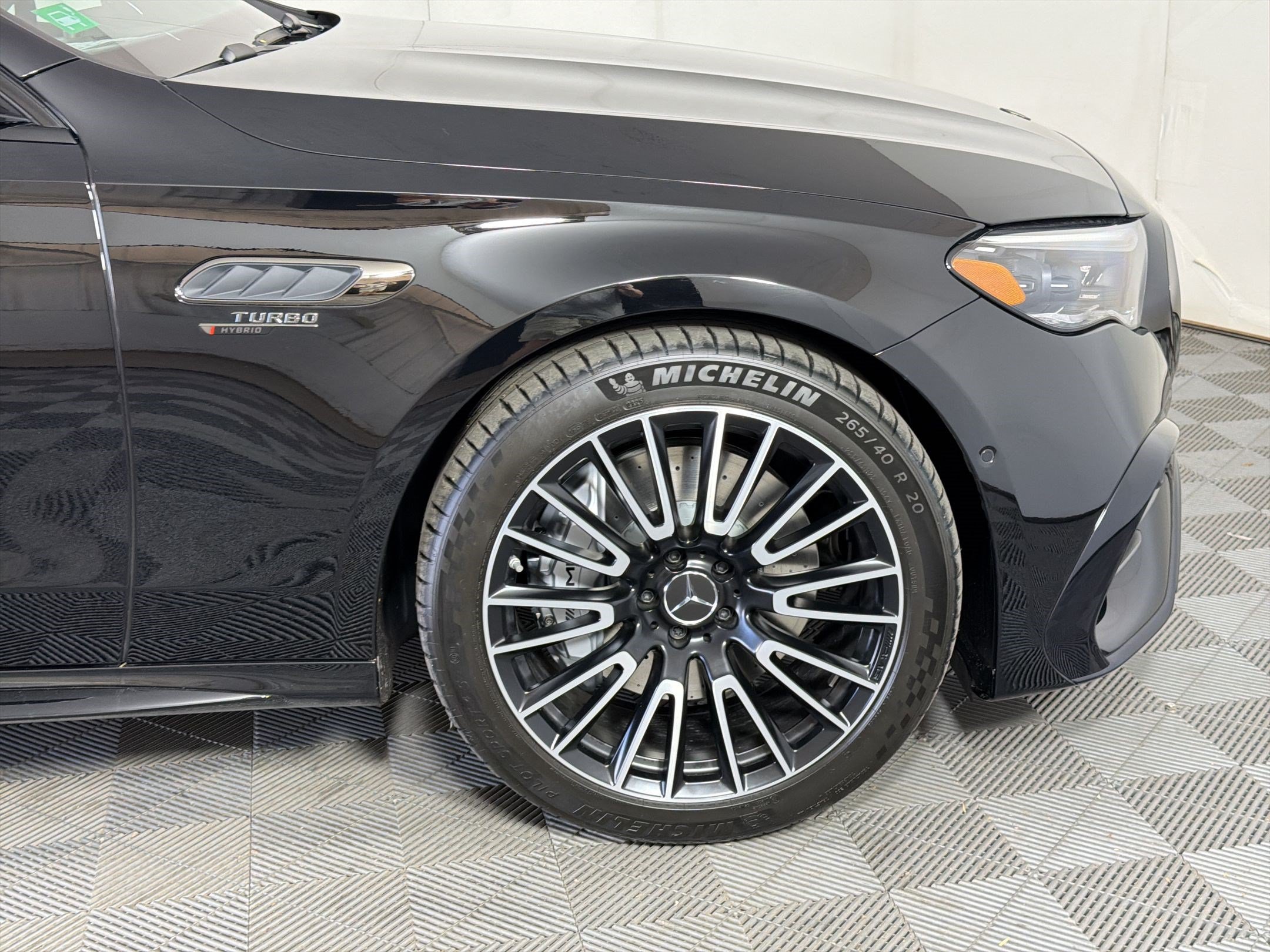 New 2026 Mercedes-Benz E 53 AMG e 4MATIC Sedan image 12