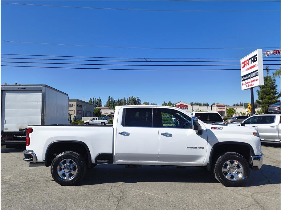 Used 2022 Chevrolet Silverado 2500 LTZ w/ LTZ Plus Package AWD/4WD image 3