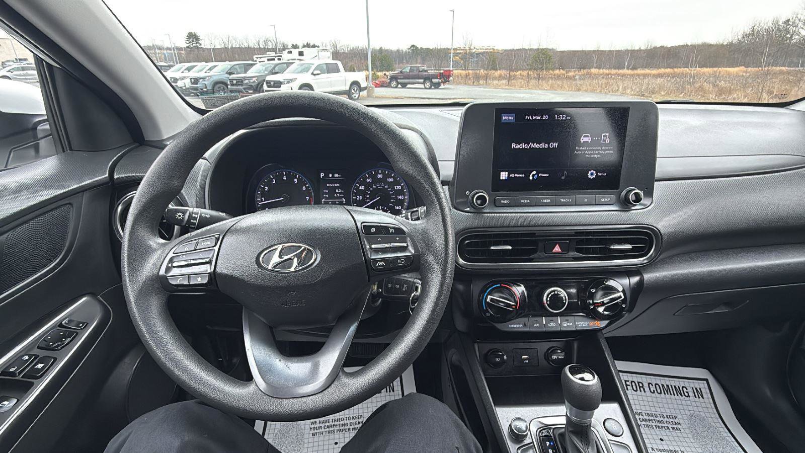 Used 2023 Hyundai Kona SE w/ Cargo Package image 27