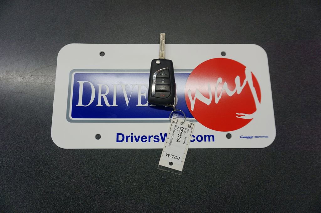 Used 2020 Toyota Camry LE image 16