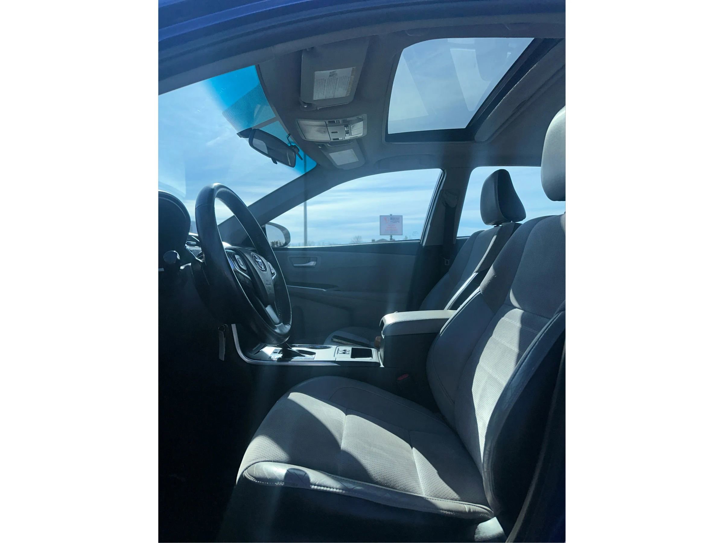 Used 2015 Toyota Camry XSE w/ Moonroof Package image 9