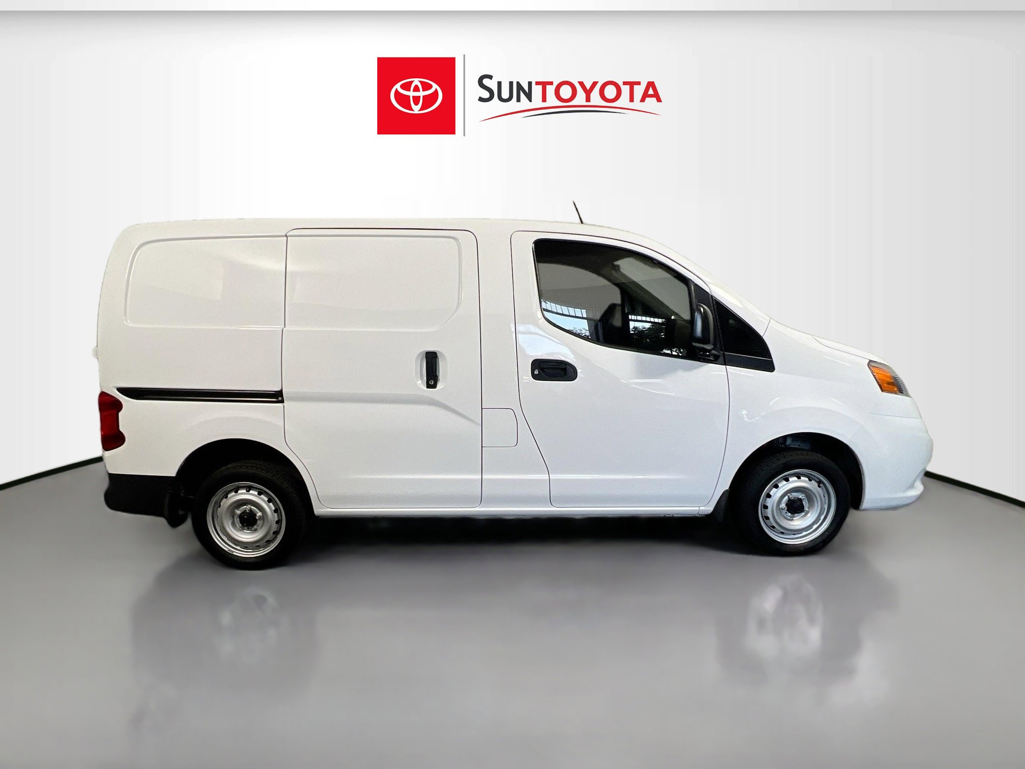 Used 2021 Nissan NV200 S FWD image 2