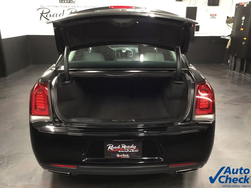 Used 2018 Chrysler 300 Touring w/ Sport Appearance Package RWD image 12