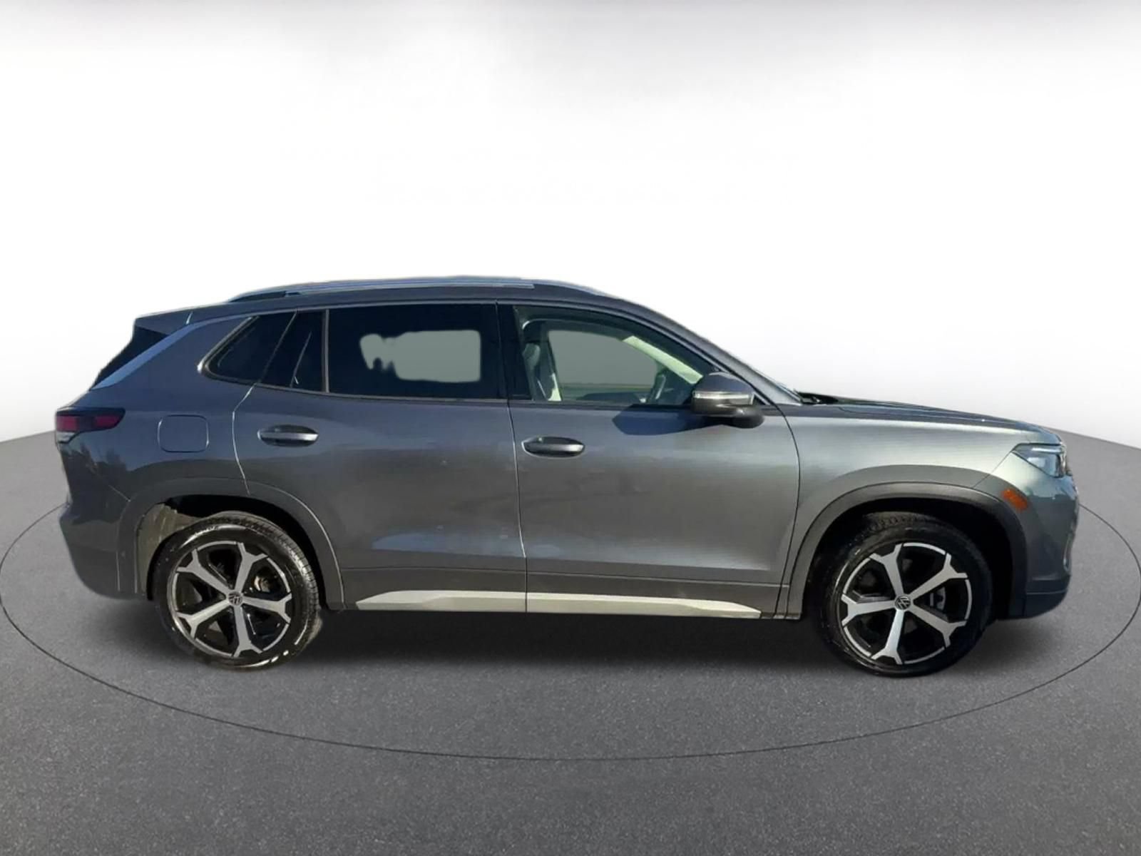 Used 2026 Volkswagen Tiguan SE AWD/4WD image 15