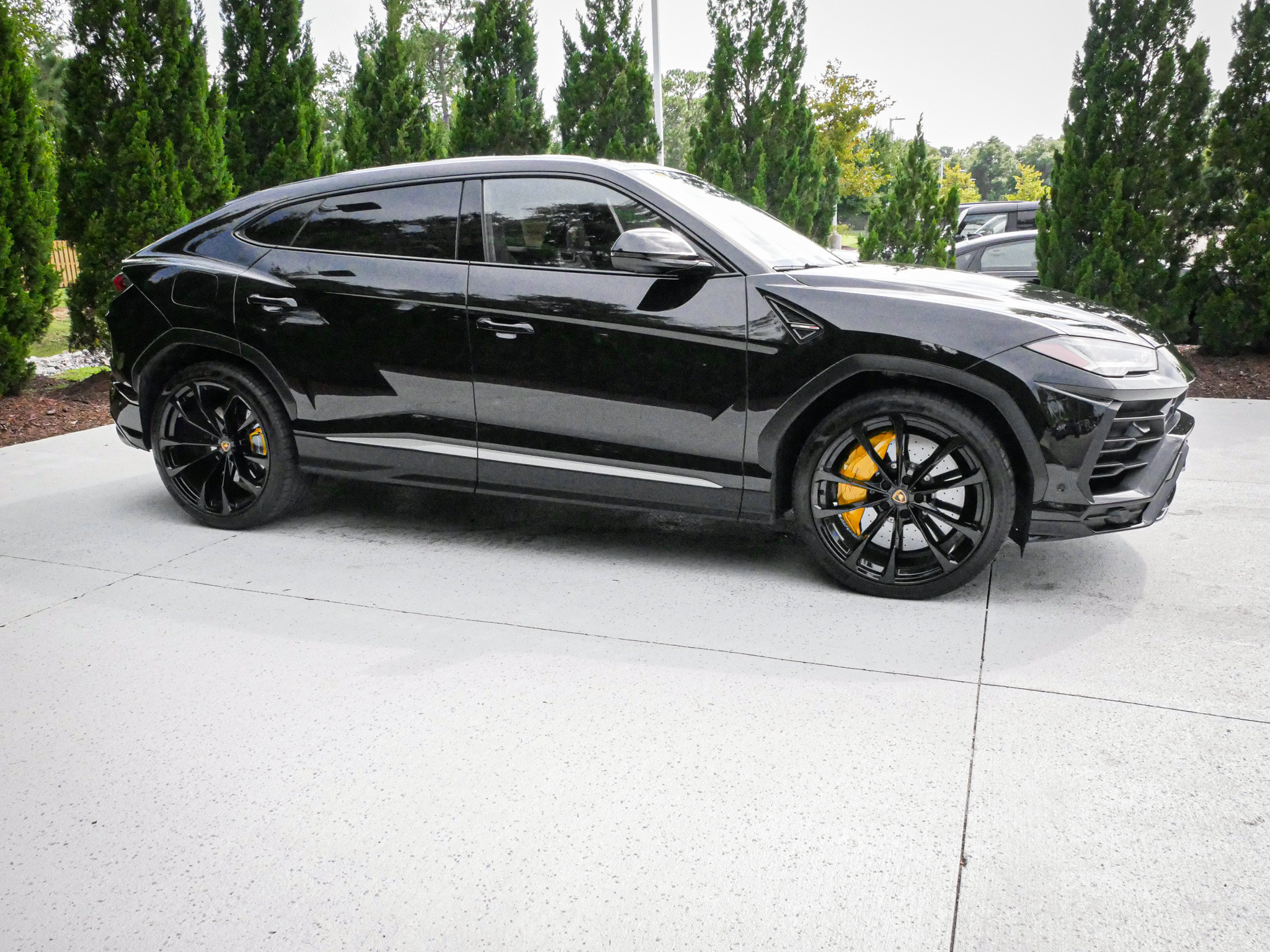 Used 2021 Lamborghini Urus AWD/4WD image 11