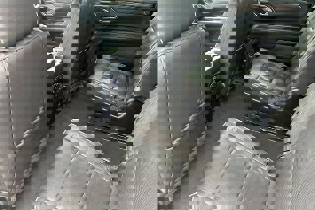 Used 2023 Chevrolet Suburban Premier RWD image 14