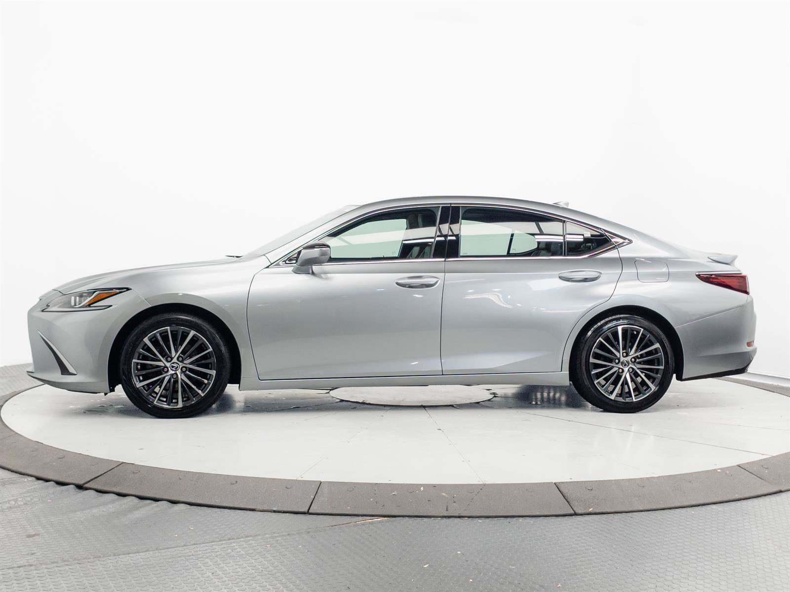 Used 2023 Lexus ES 350 w/ Premium Package FWD image 8