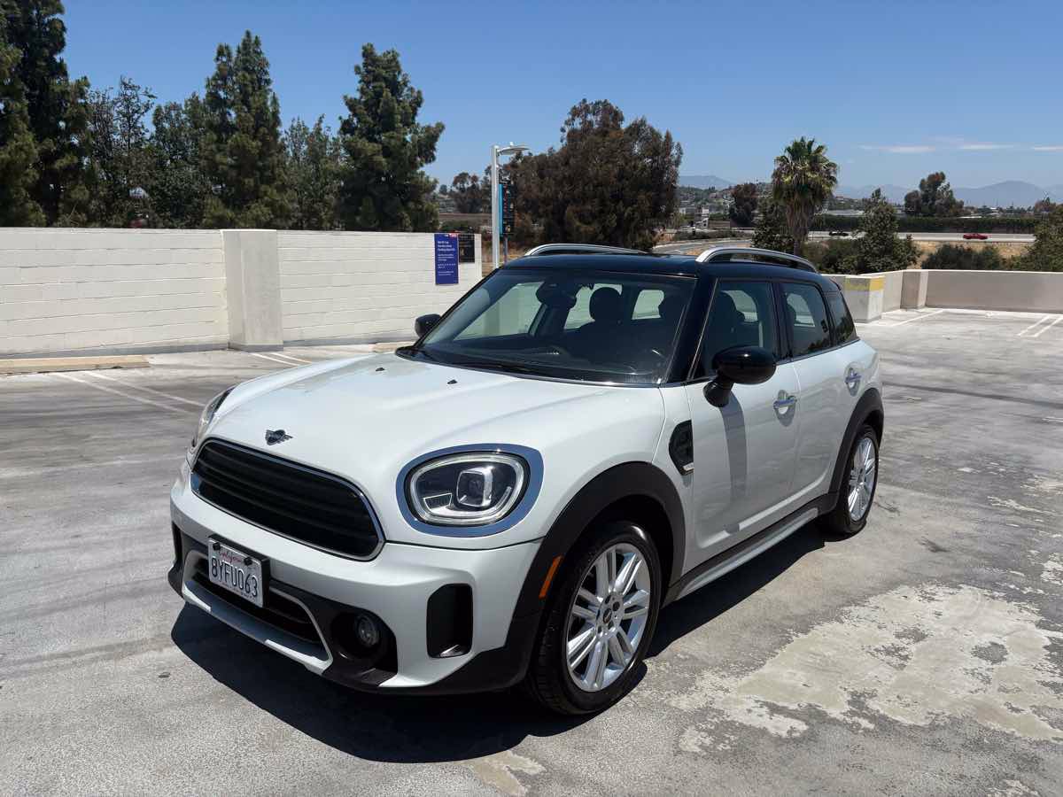 Used 2022 MINI Cooper Countryman FWD image 2