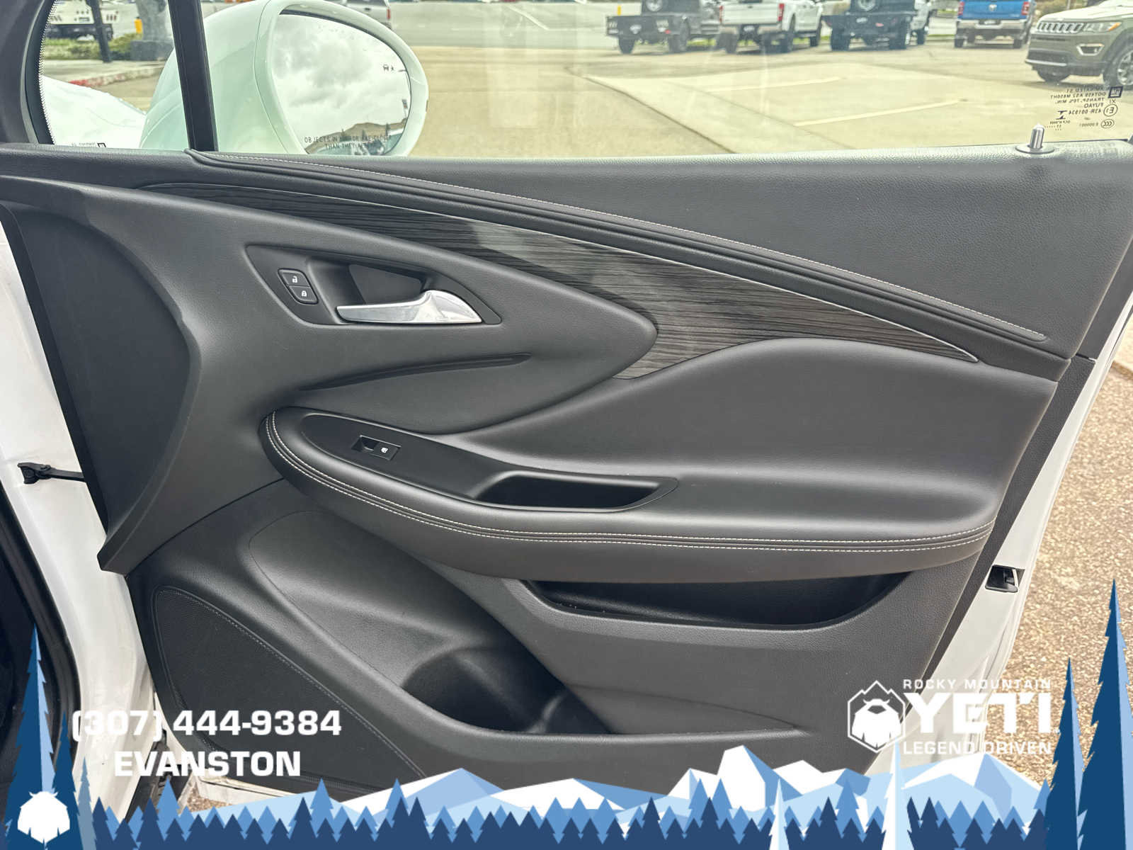 Used 2018 Buick Envision Essence AWD/4WD image 11