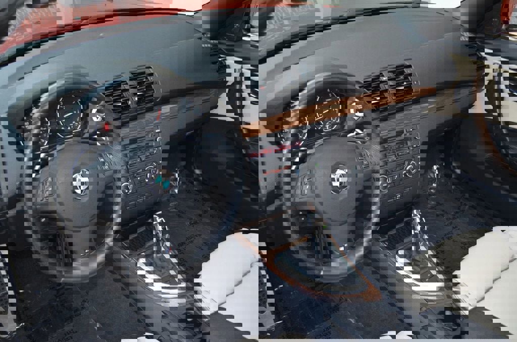 Used 2012 BMW 135i Convertible image 32