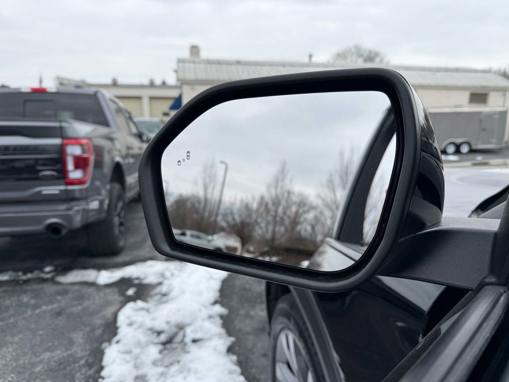 Used 2024 Ford Explorer XLT w/ Equipment Group 202A image 13