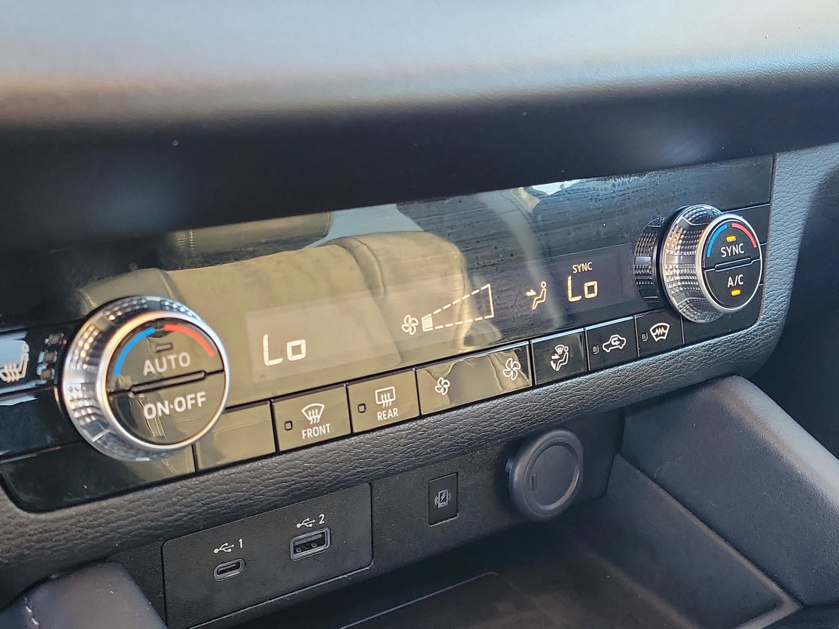 Used 2024 Mitsubishi Outlander SE image 24