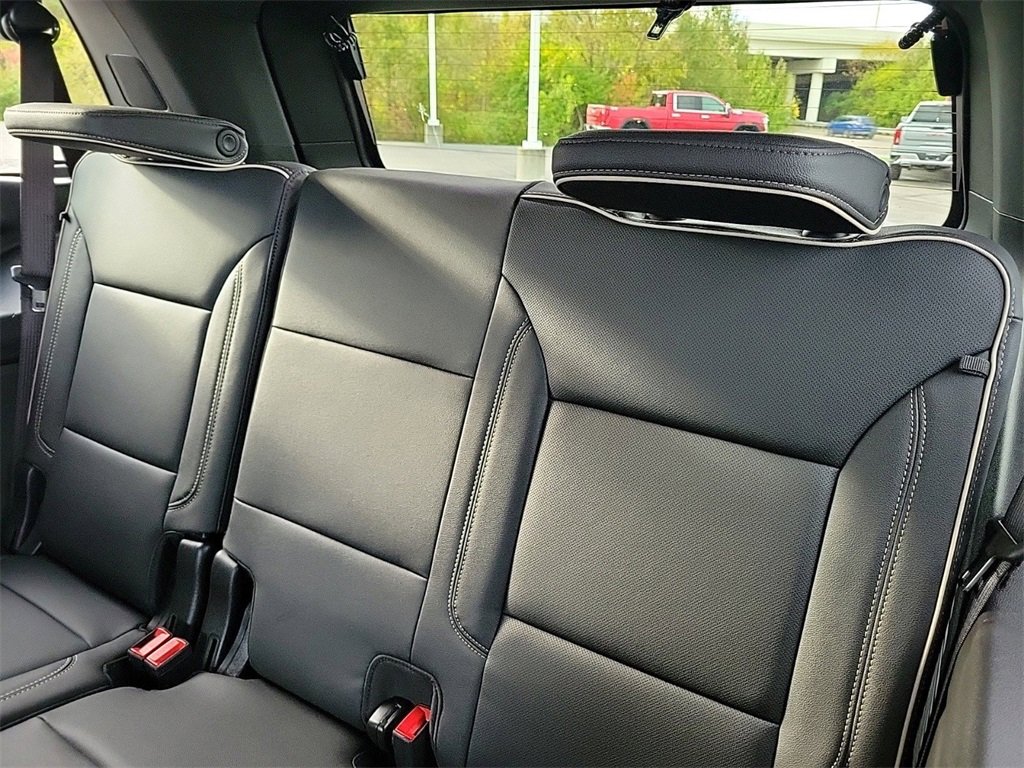 New 2026 GMC Yukon Elevation image 11