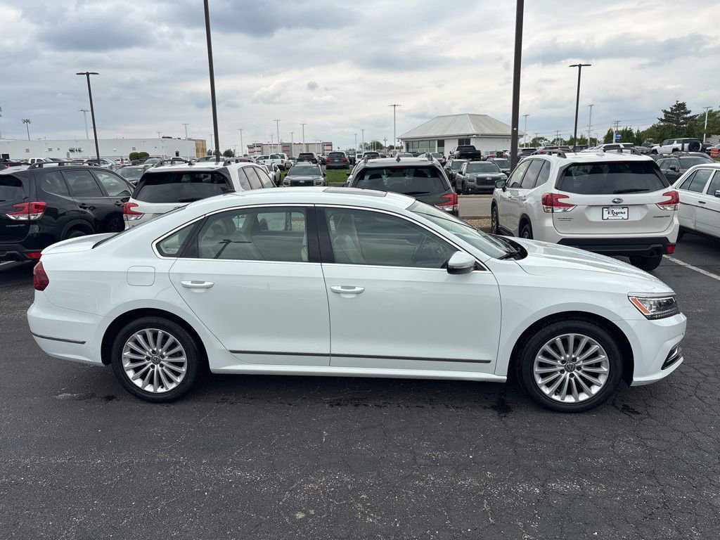 Used 2017 Volkswagen Passat 1.8T SE w/ SE Lighting Package FWD image 2