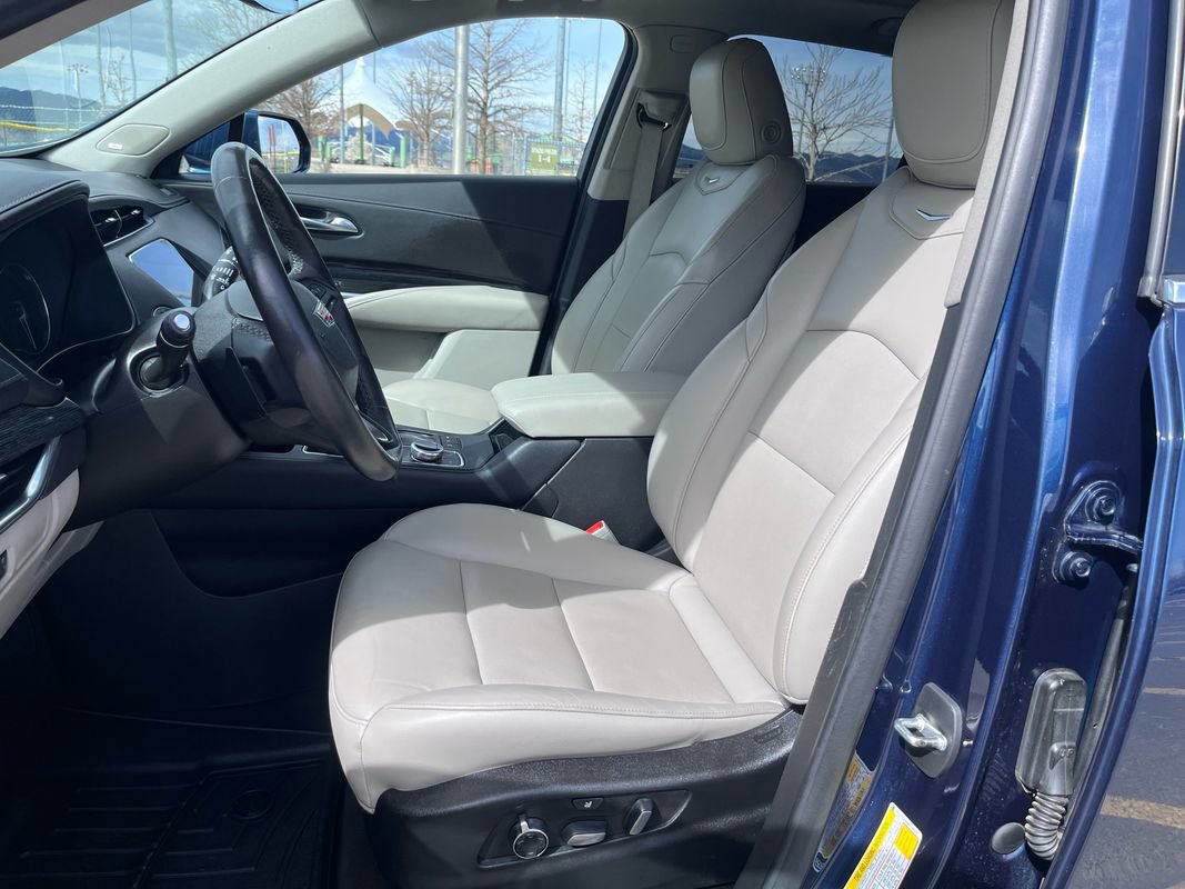 Used 2019 Cadillac XT4 Premium Luxury AWD/4WD image 14