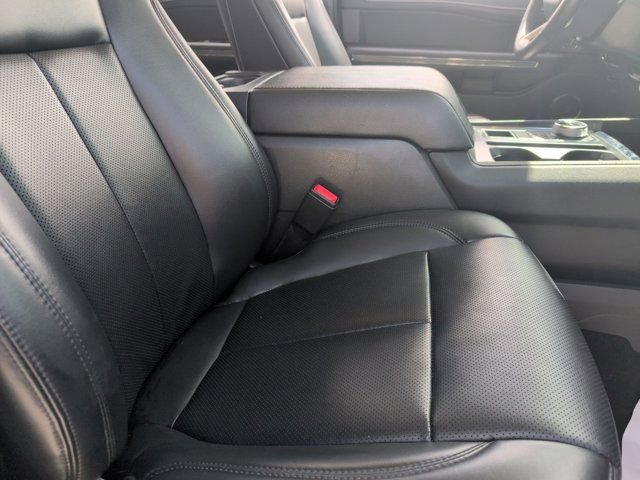 Used 2024 Ford Expedition Max XLT image 32