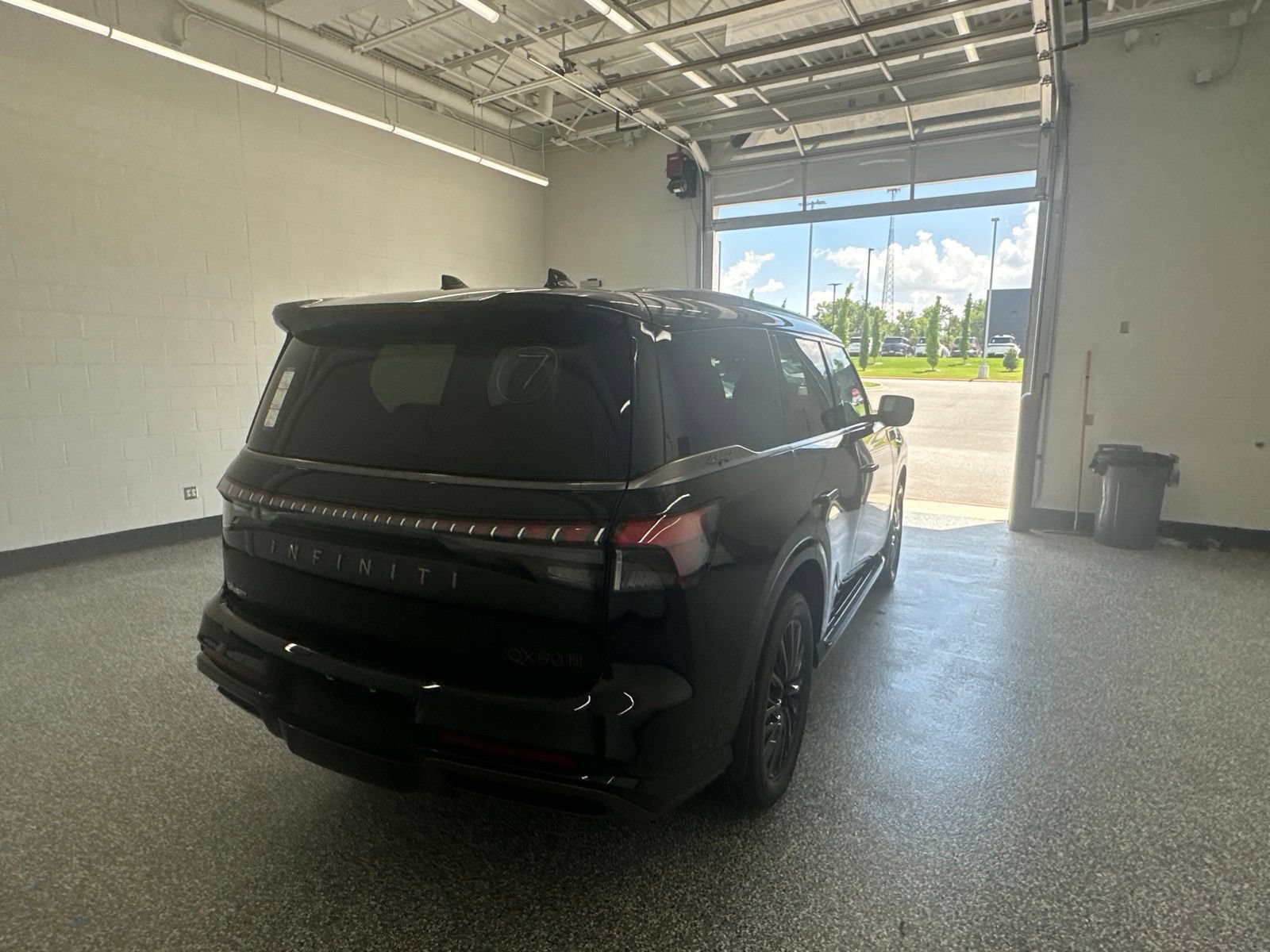 New 2027 INFINITI QX80 Autograph w/ Premium Cargo Package AWD/4WD image 3