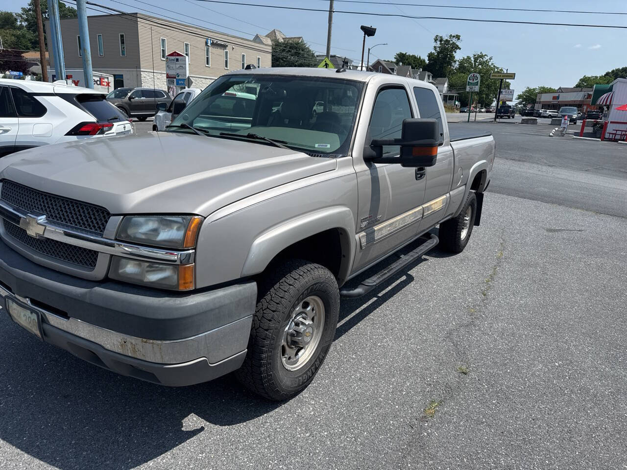 Used 2004 Chevrolet Silverado 2500 LT w/ Heavy-Duty Power Package AWD/4WD image 1