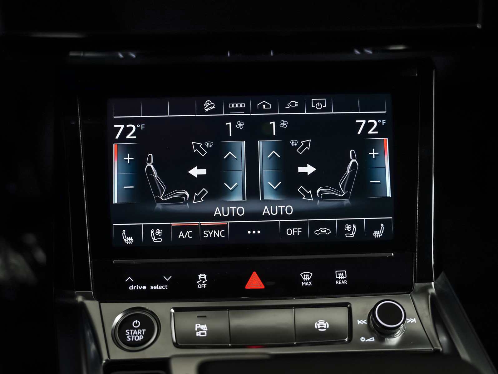 Used 2024 Audi Q8 e-tron Premium Plus w/ Premium Plus Package image 18