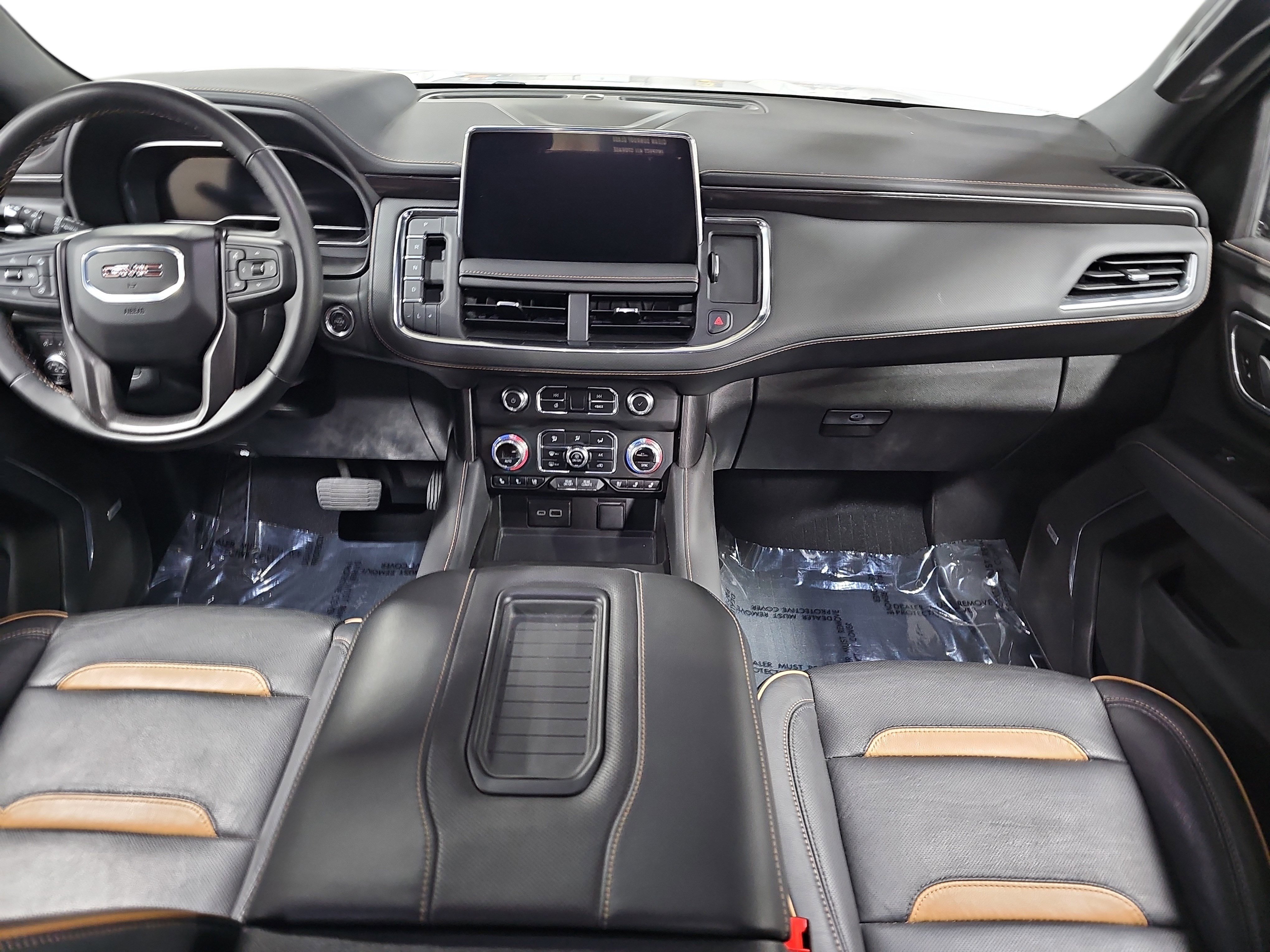 Used 2024 GMC Yukon XL AT4 w/ AT4 Premium Package AWD/4WD image 9
