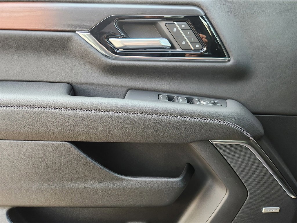 New 2026 GMC Yukon Denali w/ Sun & Power Step Package image 15