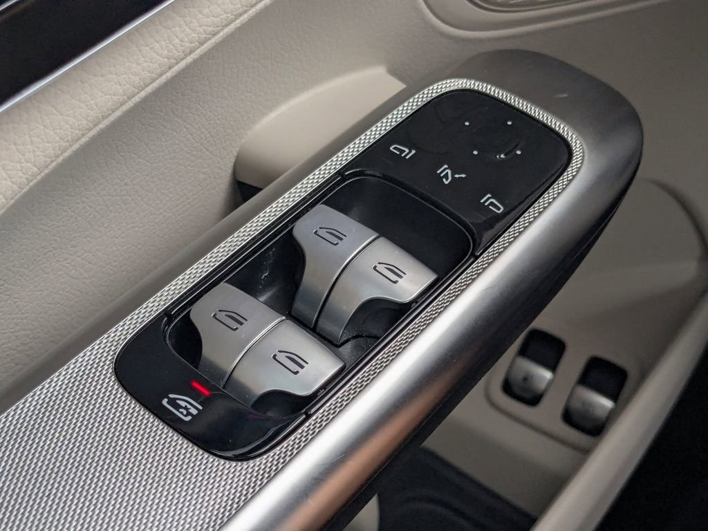 Certified 2025 Mercedes-Benz GLC 350e 4MATIC image 11