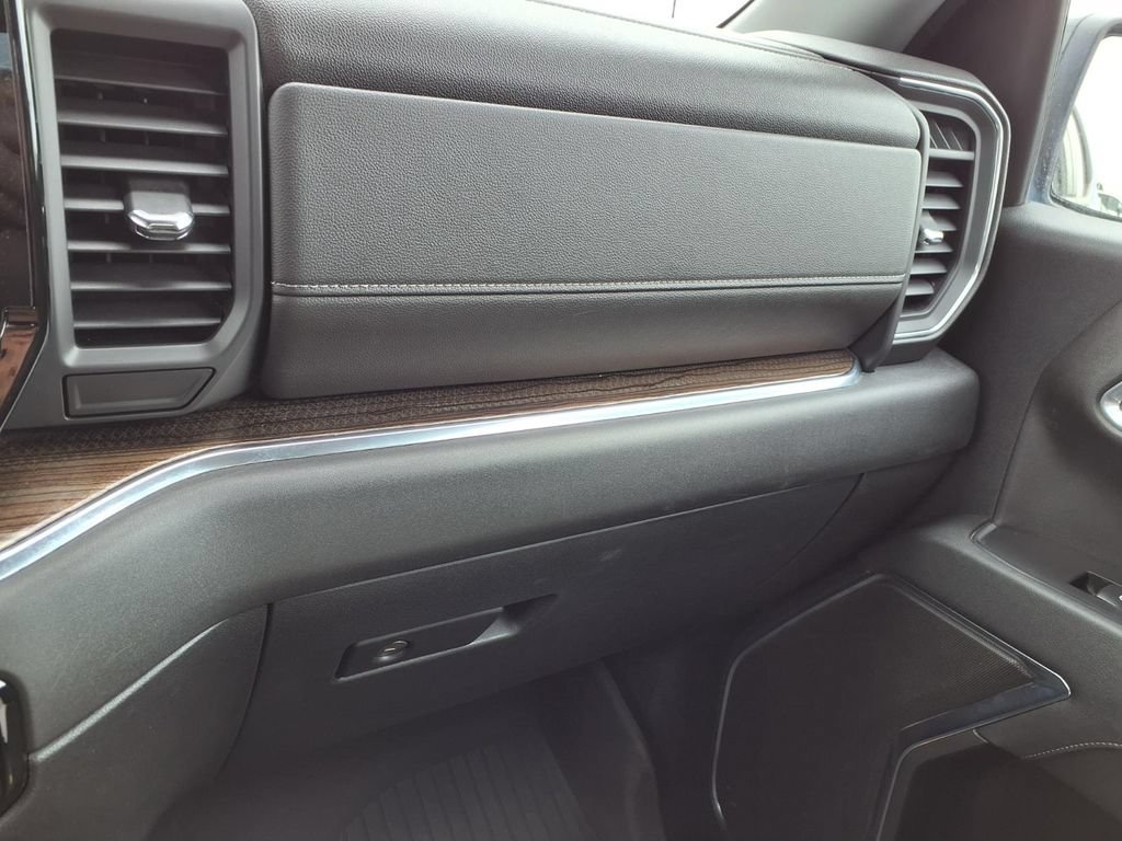 Used 2023 Chevrolet Silverado 1500 RST AWD/4WD image 17