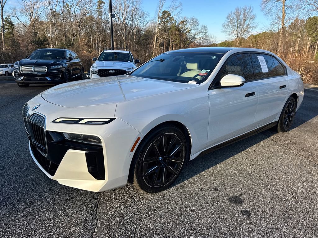 Used 2023 BMW 760i xDrive video 2