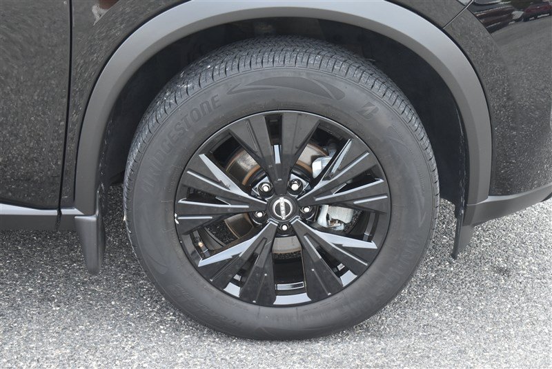 Used 2023 Nissan Rogue SV w/ SV Premium B Package AWD/4WD image 3