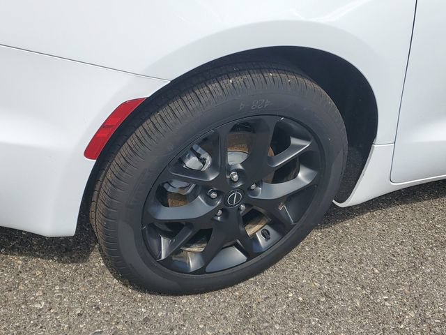 New 2026 Chrysler Pacifica Limited w/ S Appearance Package AWD/4WD image 5