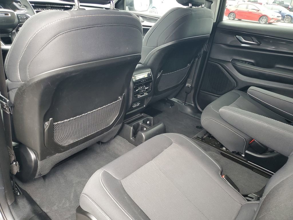 Used 2023 Jeep Grand Cherokee L Laredo image 22