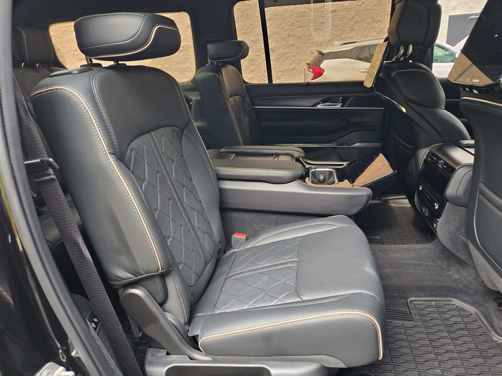 Used 2024 Jeep Grand Wagoneer Series III w/ Rear Seat Video Group 1 image 20