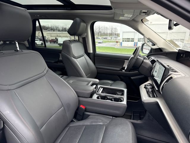 Used 2025 Ford Expedition Active image 12