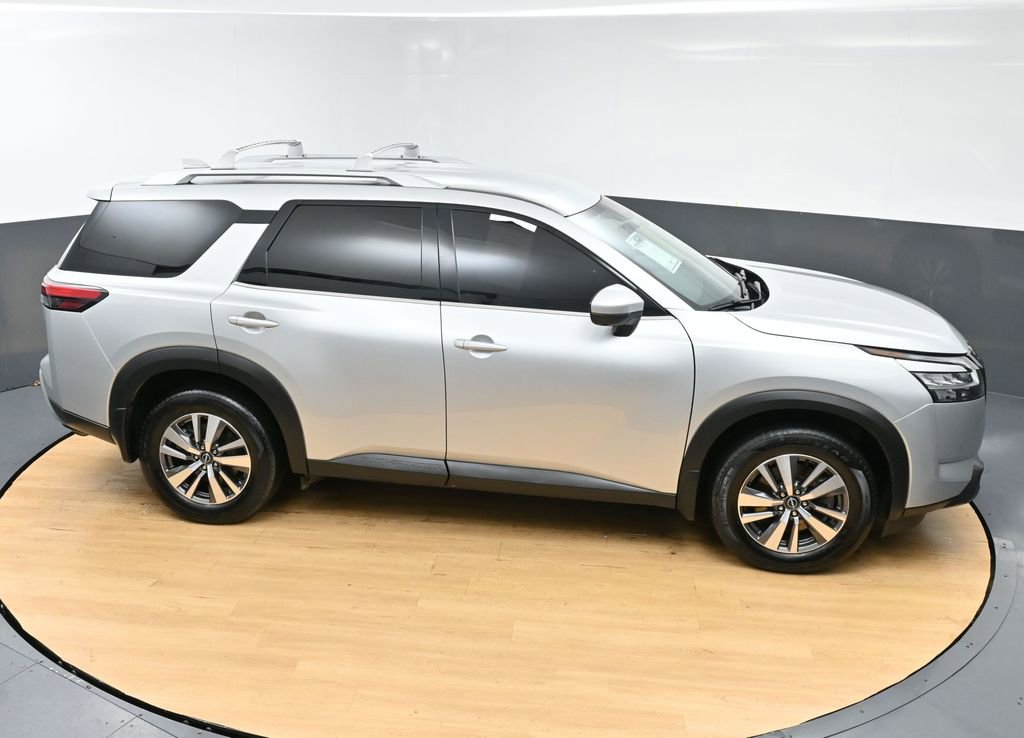 Used 2023 Nissan Pathfinder SL w/ Black Appearance Package image 51