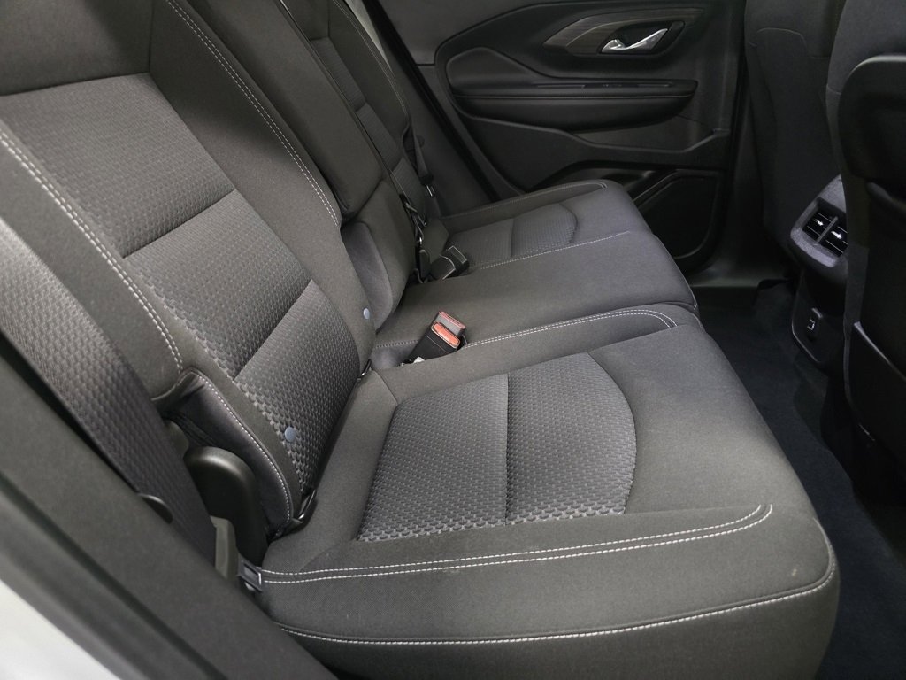 Used 2023 GMC Terrain SLE image 17