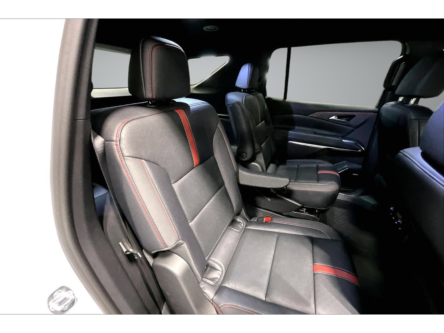 New 2026 Chevrolet Traverse RS w/ LPO, Floor Liner Package FWD image 45