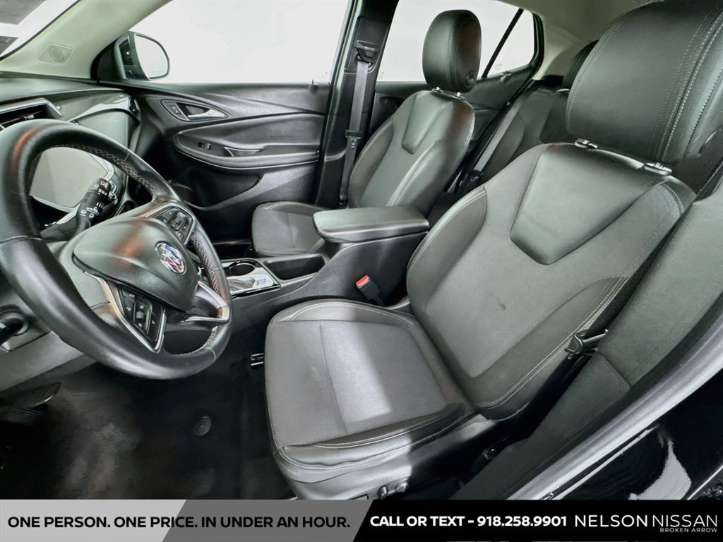 Used 2022 Buick Encore GX Select w/ Sport Touring Package FWD image 20