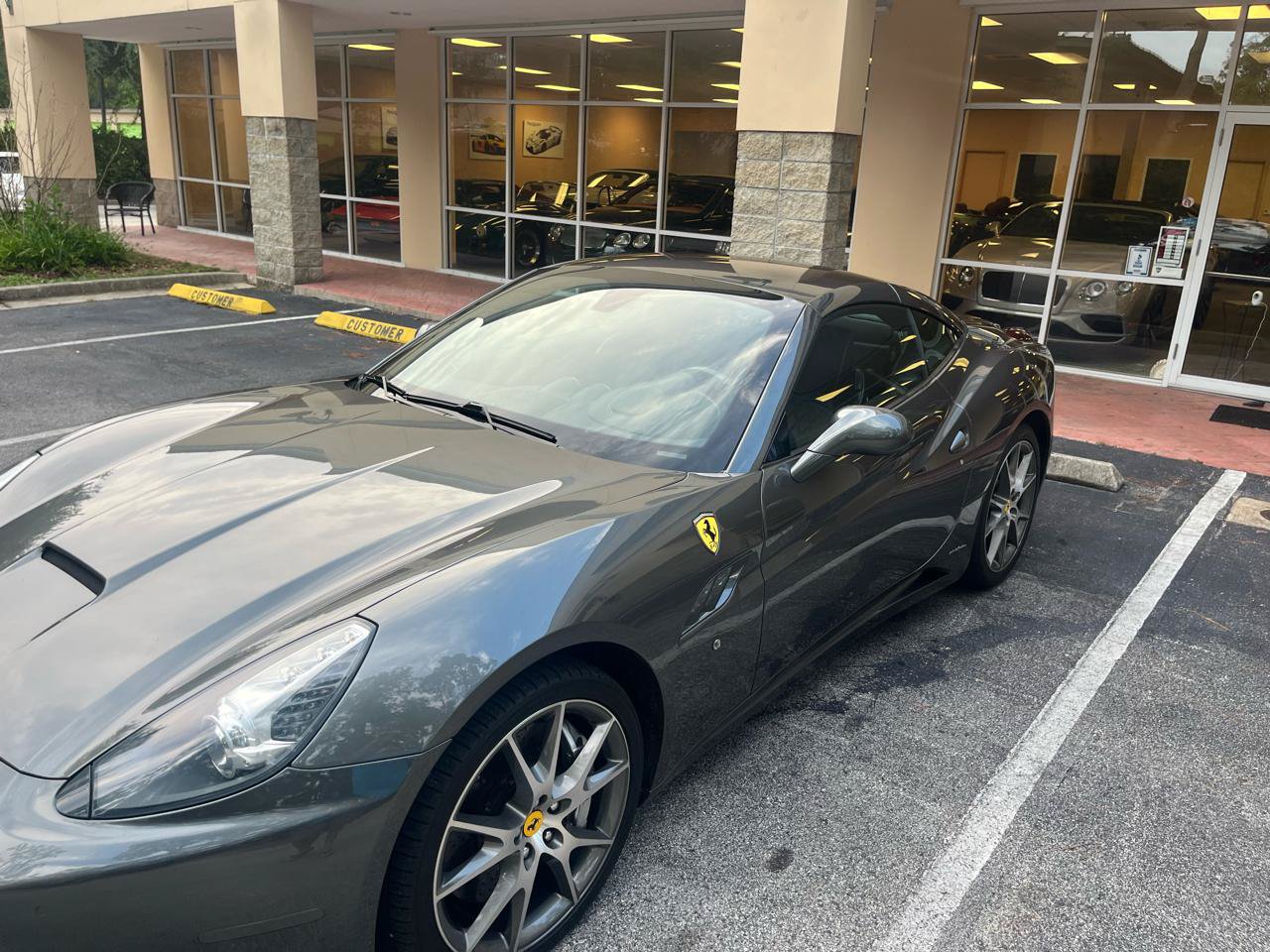 Used 2011 Ferrari California RWD image 26