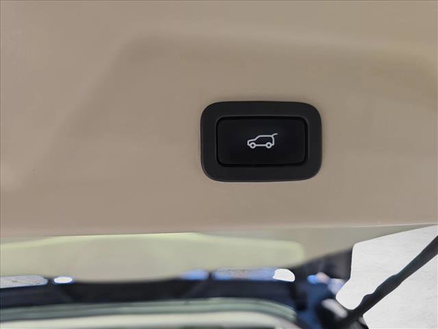 Used 2018 Land Rover Range Rover HSE image 13