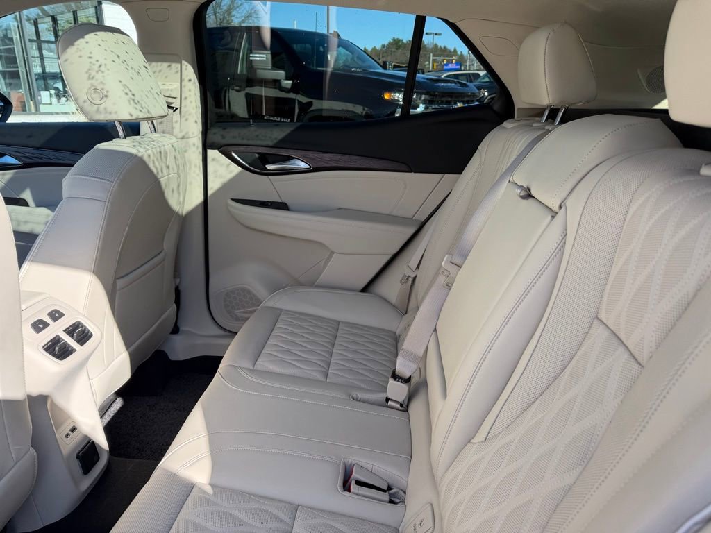 Used 2023 Buick Envision Avenir image 11