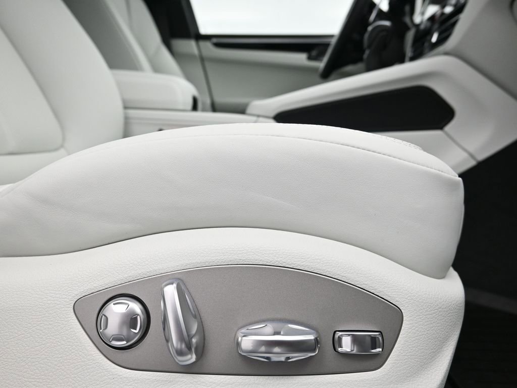 Certified 2026 Porsche Macan S image 15