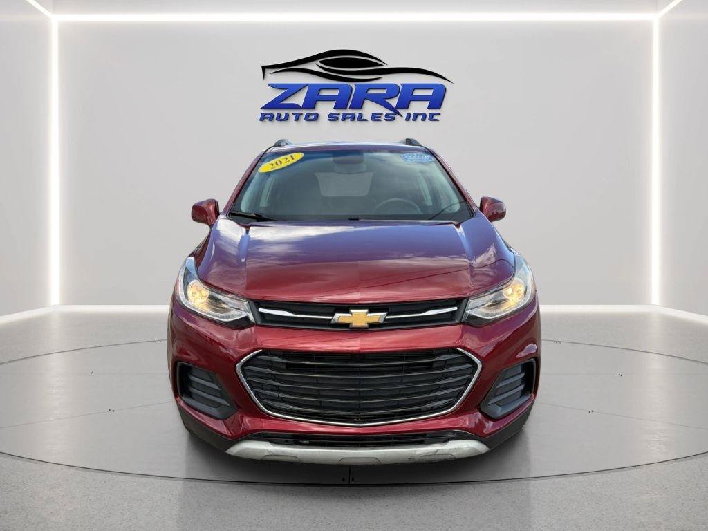 Used 2021 Chevrolet Trax LT AWD/4WD image 2