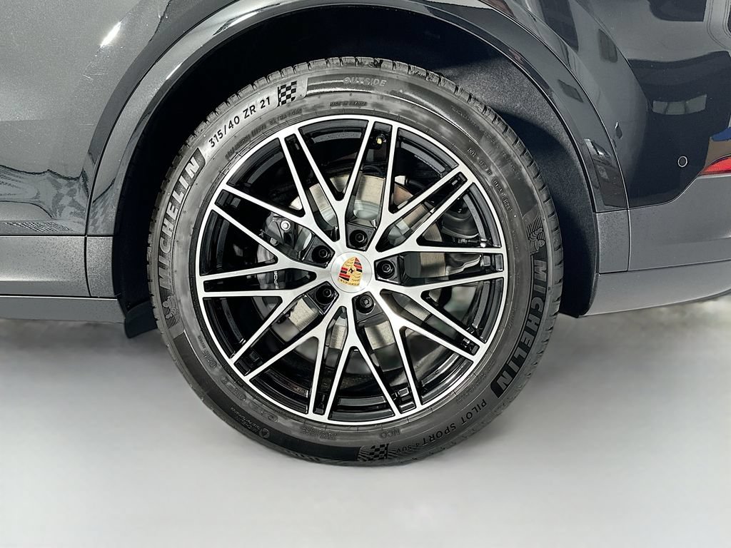 New 2026 Porsche Cayenne AWD/4WD image 33