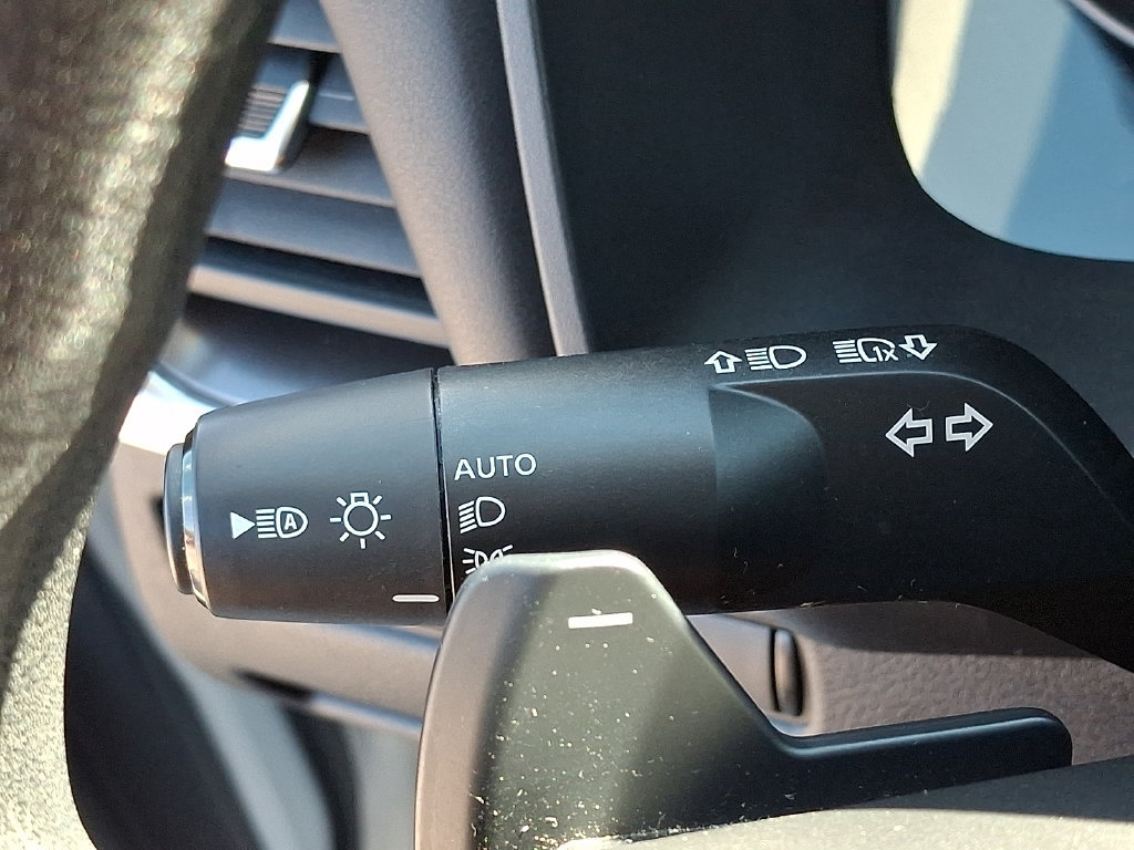 Used 2023 Nissan Rogue SV AWD/4WD image 23