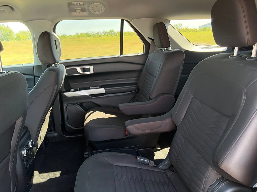 Used 2021 Ford Explorer XLT AWD/4WD image 13