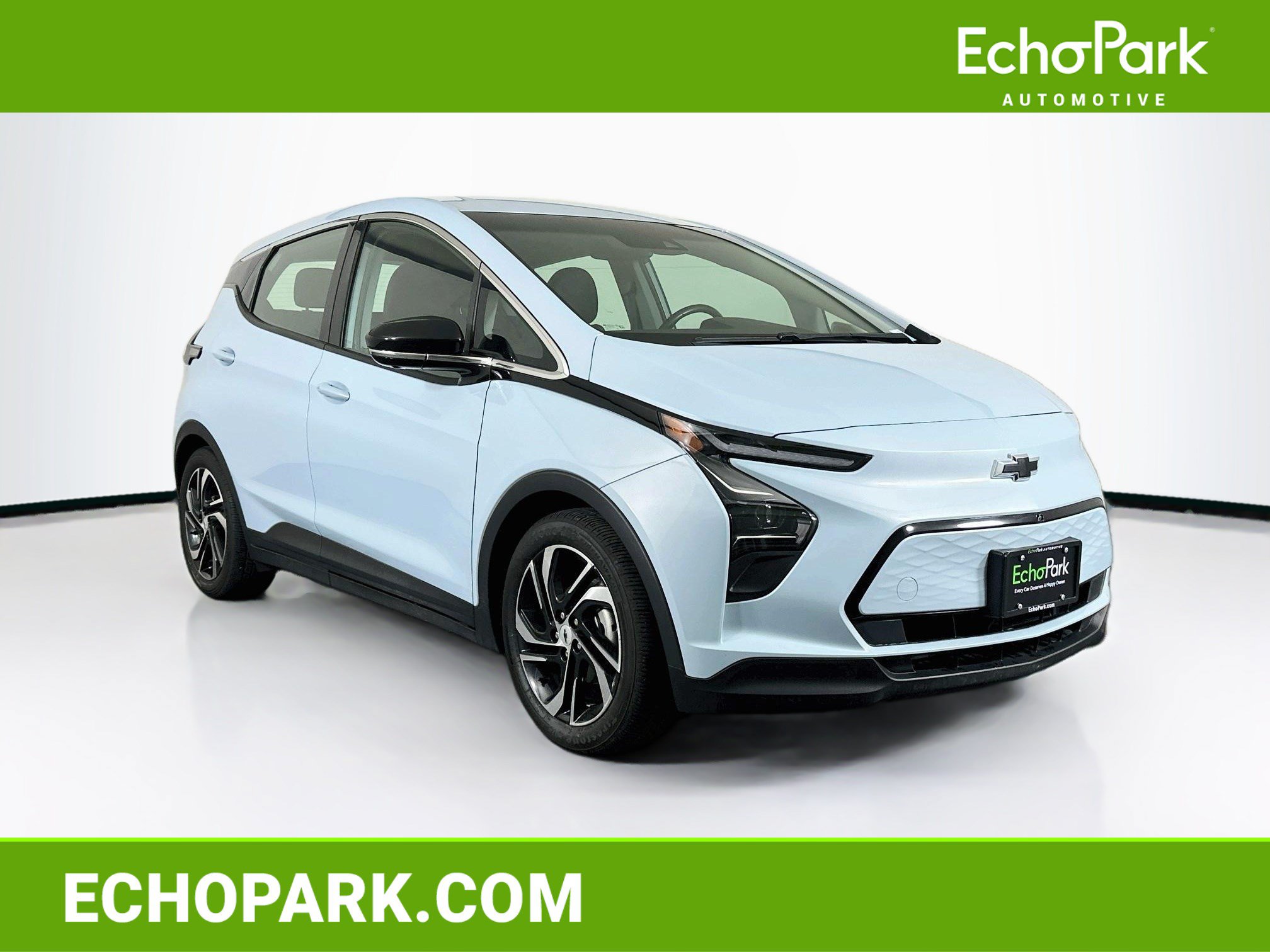 Used 2023 Chevrolet Bolt LT w/ Infotainment Package FWD image 1