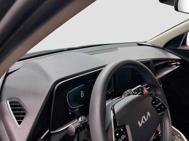 New 2026 Kia Niro LX FWD image 9
